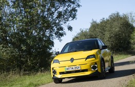Renault 5, 2025, front